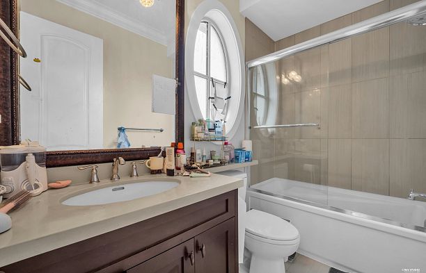 3439 Balaclava Street Arbutus