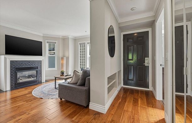315 962 W 16th Avenue Cambie
