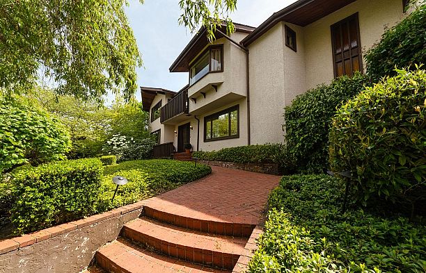 2296 W 32nd Avenue Quilchena