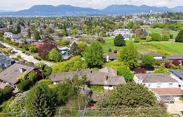 2296 W 32nd Avenue Quilchena