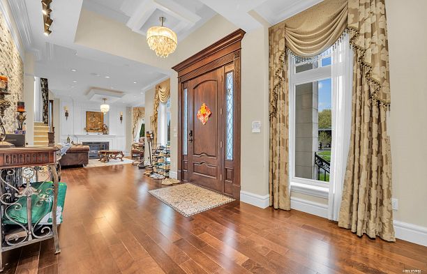 3439 Balaclava Street Arbutus