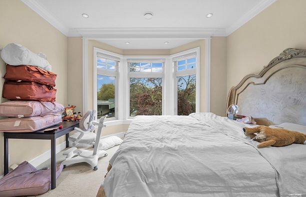 3439 Balaclava Street Arbutus