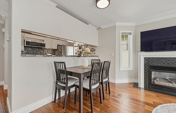 315 962 W 16th Avenue Cambie