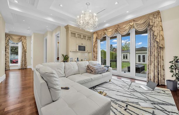 3439 Balaclava Street Arbutus