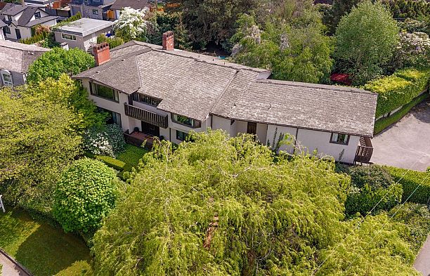 2296 W 32nd Avenue Quilchena