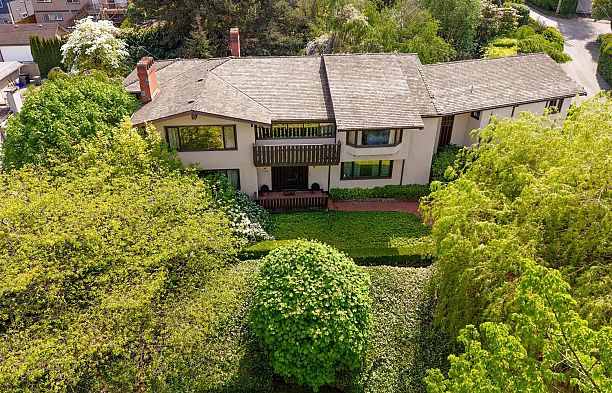 2296 W 32nd Avenue Quilchena