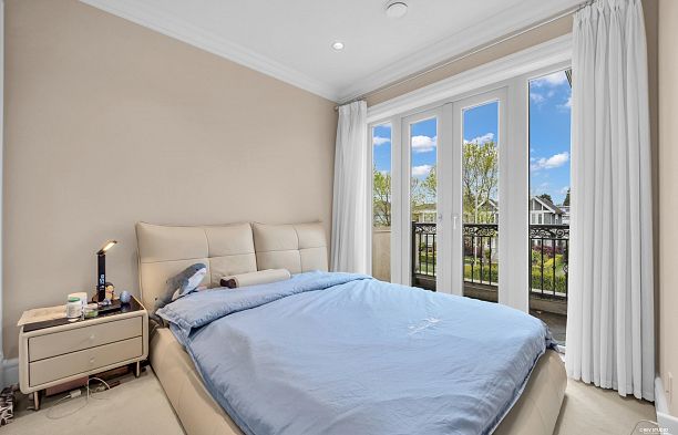 3439 Balaclava Street Arbutus