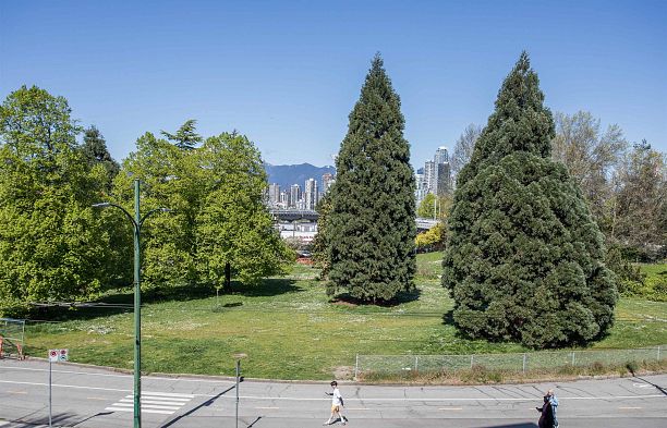 208 1529 W 6th Avenue False Creek