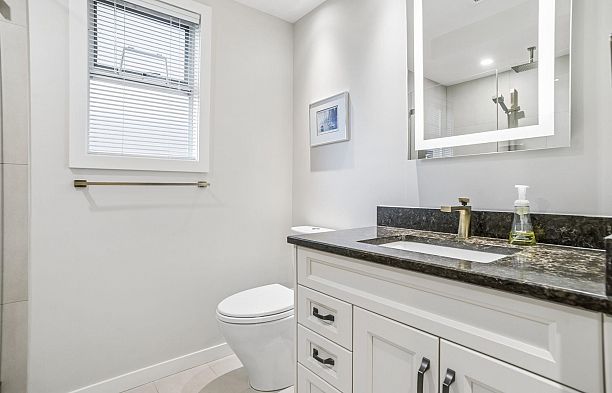 2828 W 23rd Avenue Arbutus