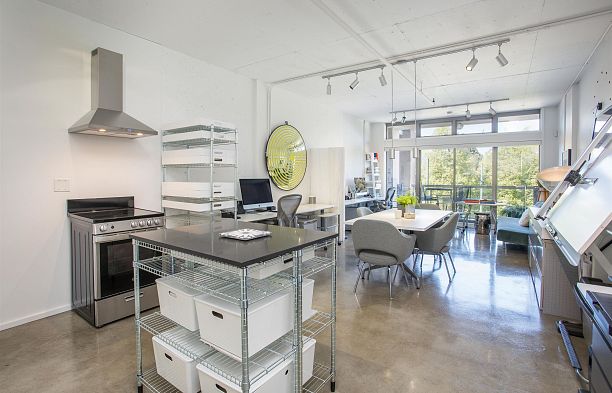 208 1529 W 6th Avenue False Creek