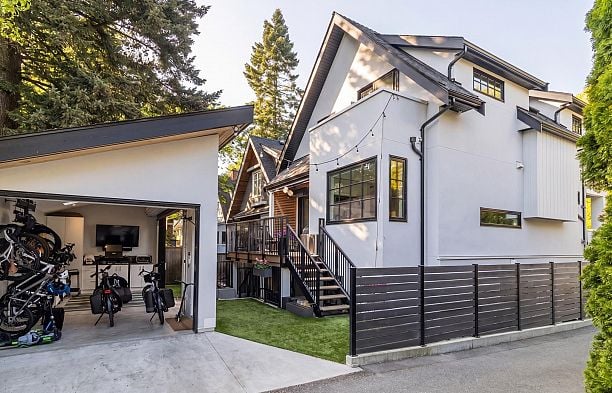 820 W 23rd Avenue Cambie