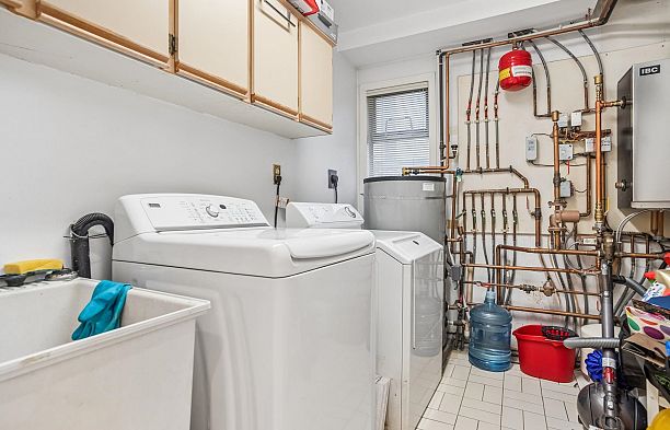 2828 W 23rd Avenue Arbutus