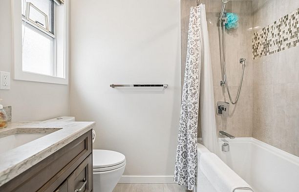 2828 W 23rd Avenue Arbutus