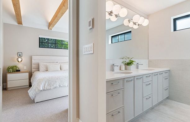 820 W 23rd Avenue Cambie