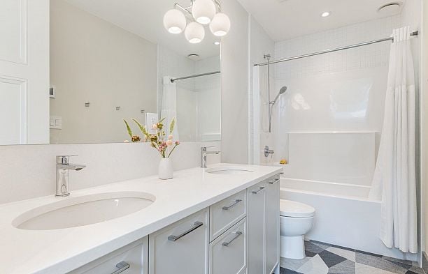 820 W 23rd Avenue Cambie