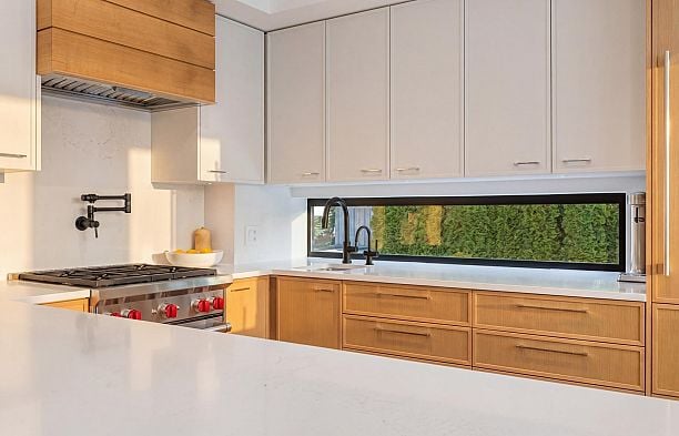 820 W 23rd Avenue Cambie
