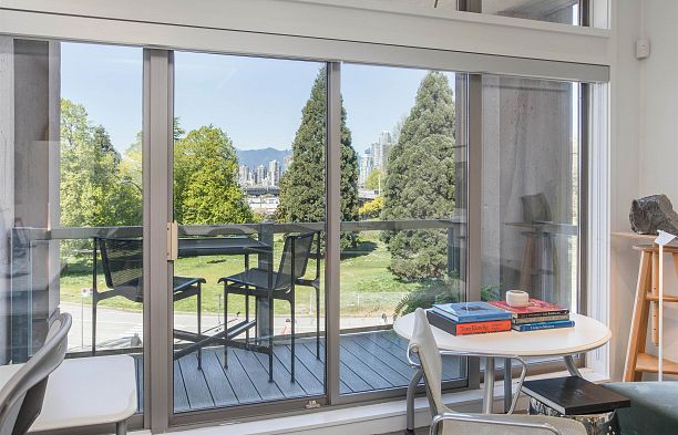 208 1529 W 6th Avenue False Creek