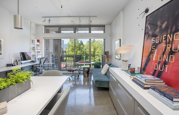 208 1529 W 6th Avenue False Creek
