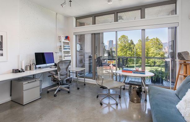 208 1529 W 6th Avenue False Creek