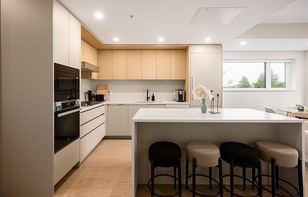 2 128 W Woodstock Avenue Cambie