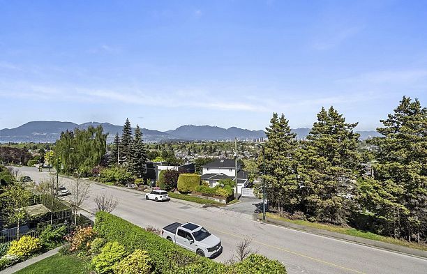 4233 Quesnel Drive MacKenzie Heights
