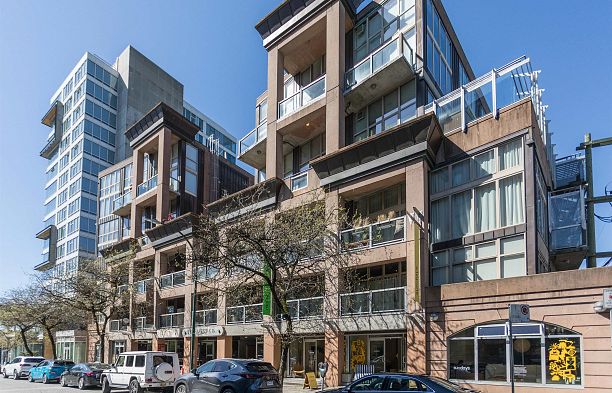 208 1529 W 6th Avenue False Creek
