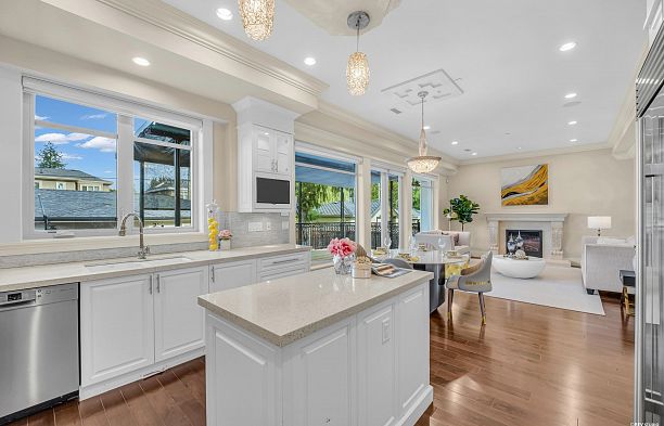 2653 Mcbain Avenue Quilchena