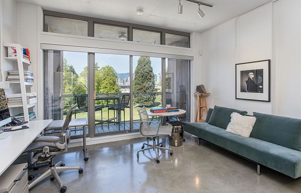 208 1529 W 6th Avenue False Creek