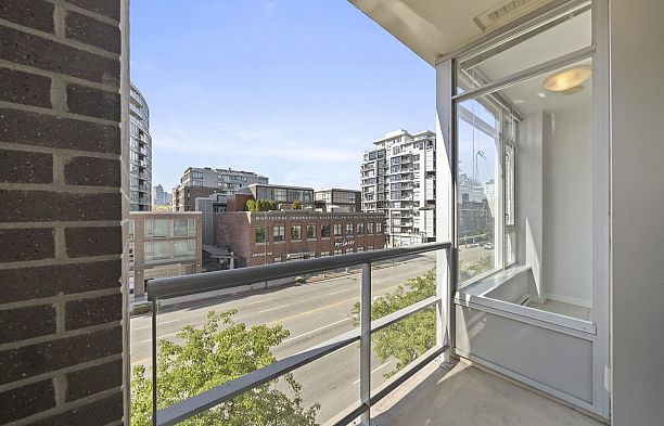 304 2055 Yukon Street False Creek