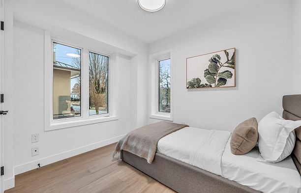 1010 W 52nd Avenue South Granville