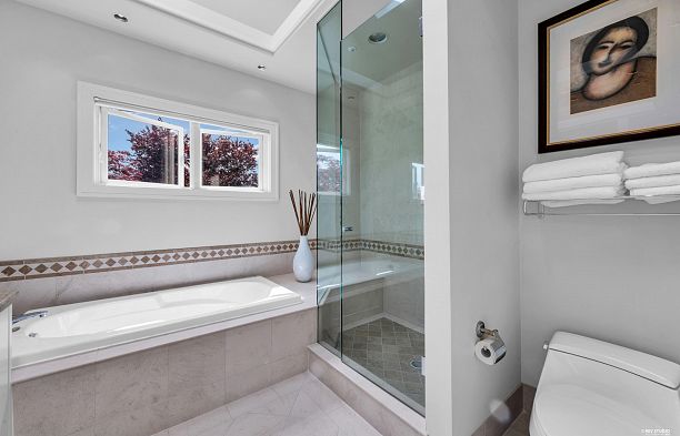 2722 W 31st Avenue MacKenzie Heights