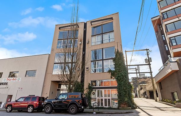205 234 E 5th Avenue Mount Pleasant VE