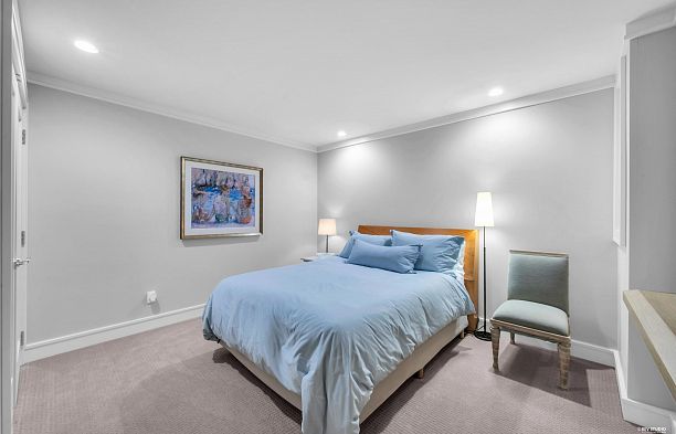 2722 W 31st Avenue MacKenzie Heights