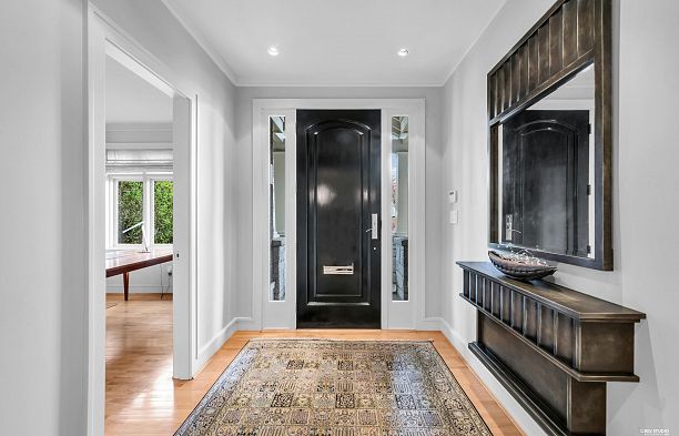 2722 W 31st Avenue MacKenzie Heights