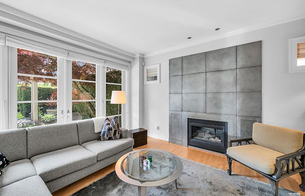 2722 W 31st Avenue MacKenzie Heights
