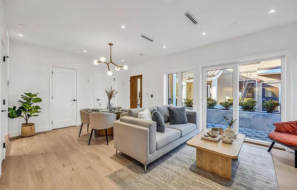 1010 W 52nd Avenue South Granville