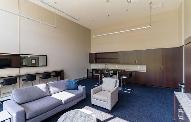 605 1708 Columbia Street False Creek