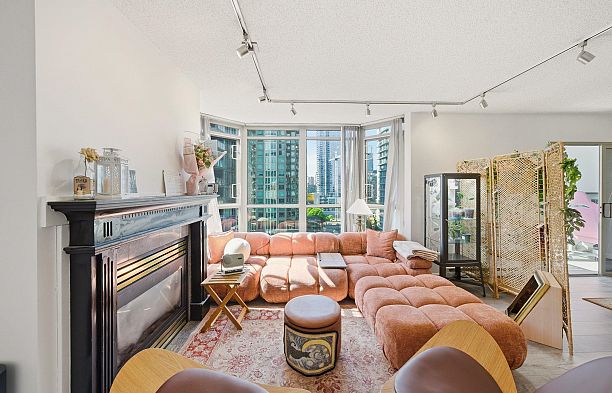 1705 867 Hamilton Street Downtown VW