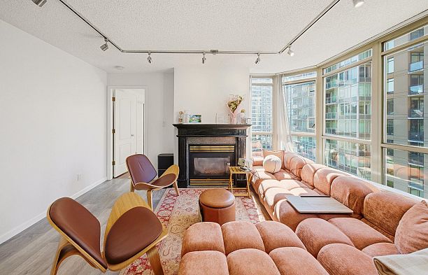 1705 867 Hamilton Street Downtown VW