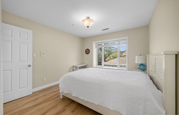 2407 W 18th Avenue Arbutus