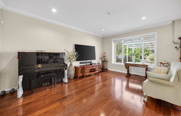 2407 W 18th Avenue Arbutus