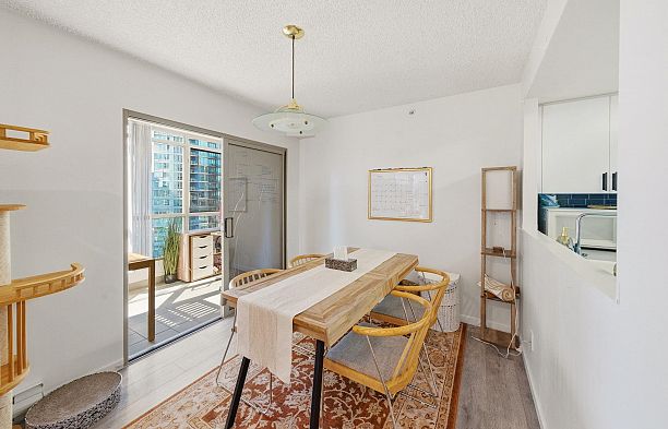1705 867 Hamilton Street Downtown VW