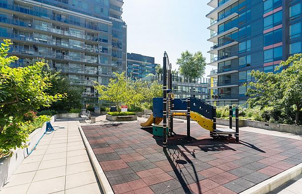 605 1708 Columbia Street False Creek