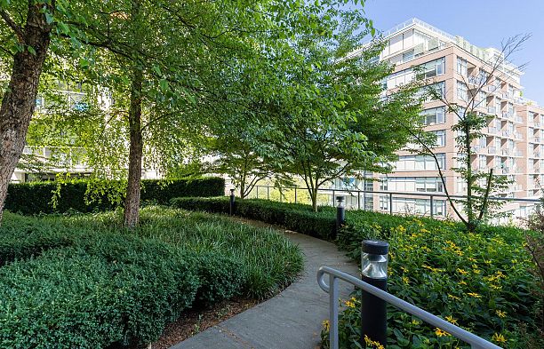 605 1708 Columbia Street False Creek