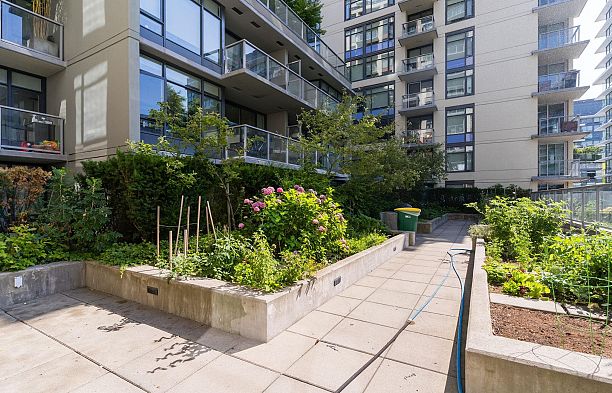 605 1708 Columbia Street False Creek