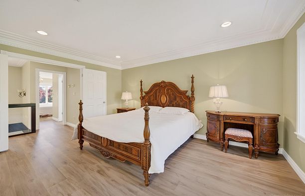 2407 W 18th Avenue Arbutus