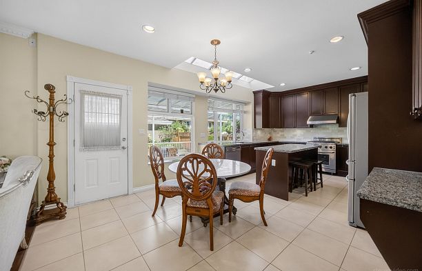 2407 W 18th Avenue Arbutus