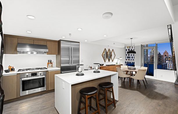 1803 1009 Harwood Street West End VW