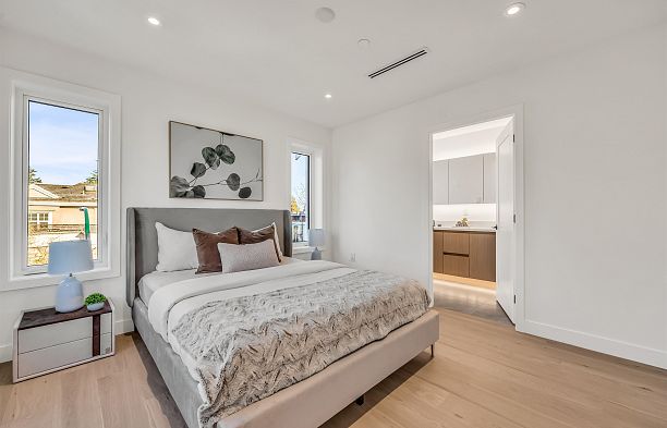 1008 W 52nd Avenue South Granville