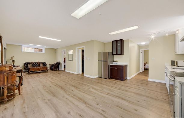 2407 W 18th Avenue Arbutus